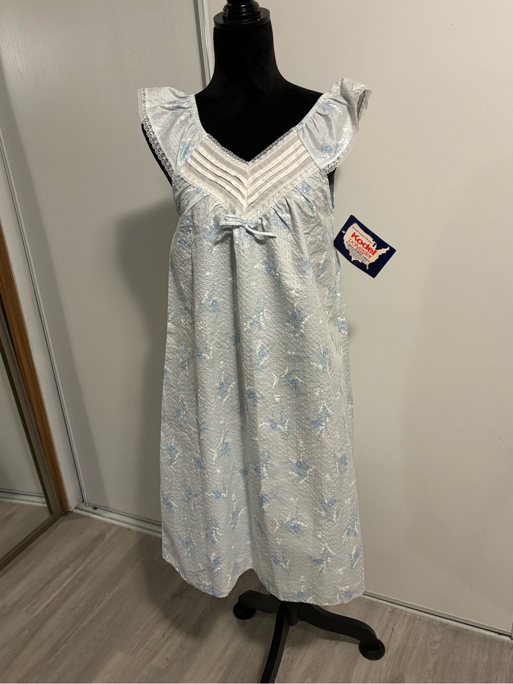 VTG Bernette Womens S Nightgown Floral White Blue Lace Bow Grandma cottage core